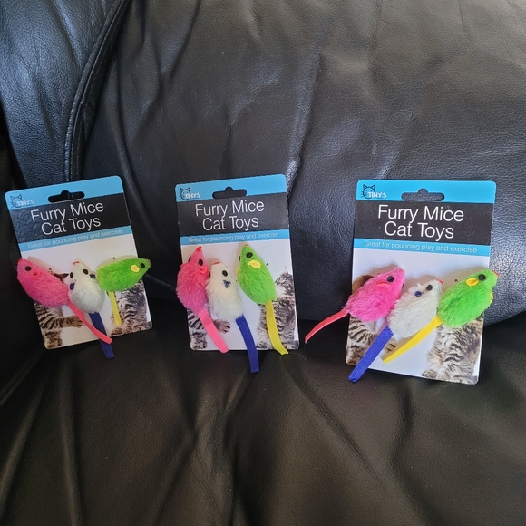 NEW Tiny's Pet Products Cat Toy Interactive 3 Pack Mouse Shaped Toy - Picture 3 of 4